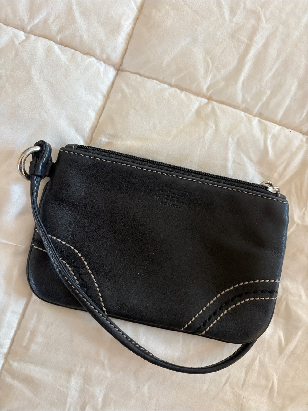 2000’s Coach Black Leather Wristlet with Contrast Stitching